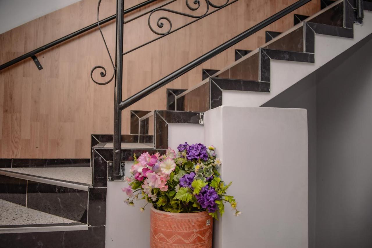 Calle 8 Suites เมเดยิน ภายนอก รูปภาพ
