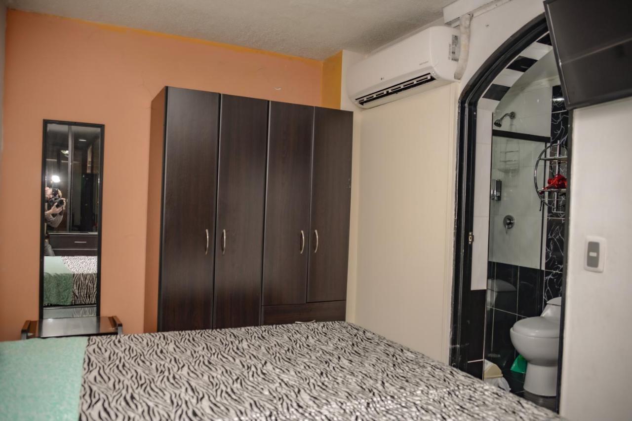 Calle 8 Suites เมเดยิน ภายนอก รูปภาพ