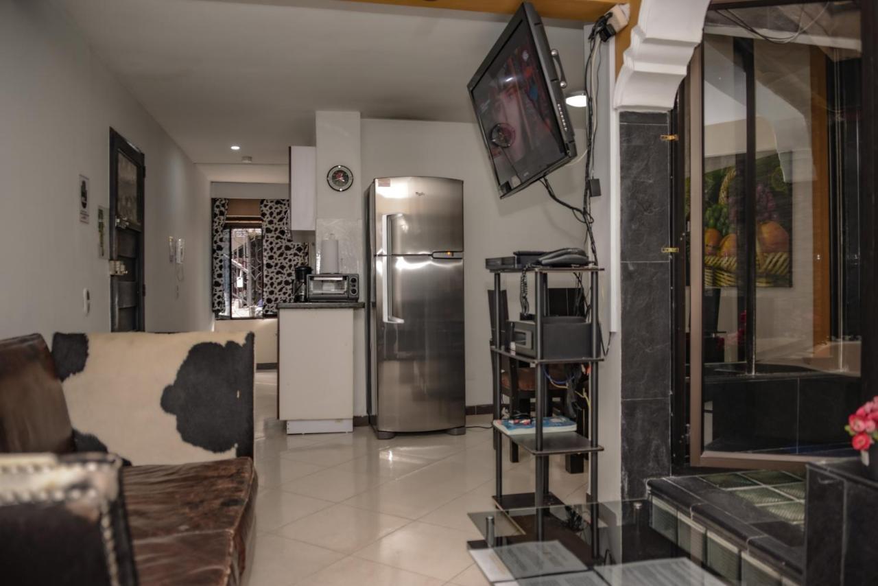 Calle 8 Suites เมเดยิน ภายนอก รูปภาพ