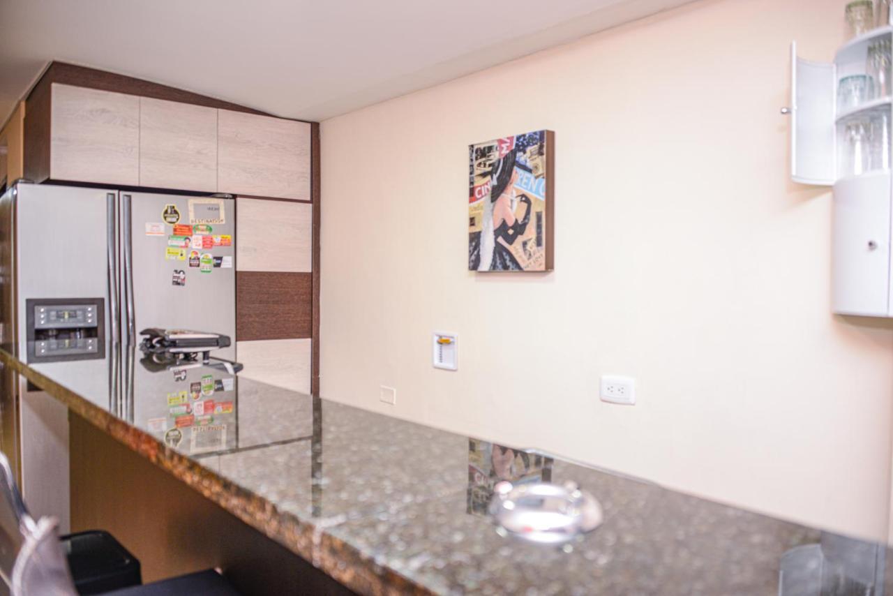 Calle 8 Suites เมเดยิน ภายนอก รูปภาพ